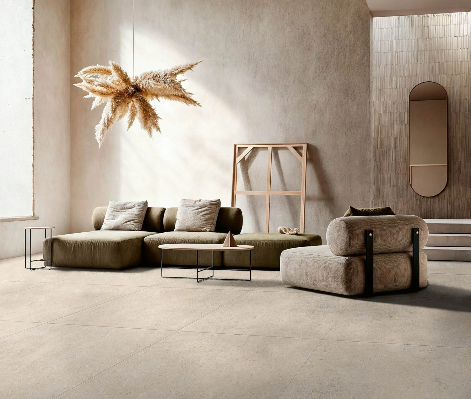 Percoco-Granit – Feinsteinzeug Fliesen – Dieses Bild zeigt ein stilvolles, minimalistisches Wohnzimmer mit mehreren erkennbaren Designelementen