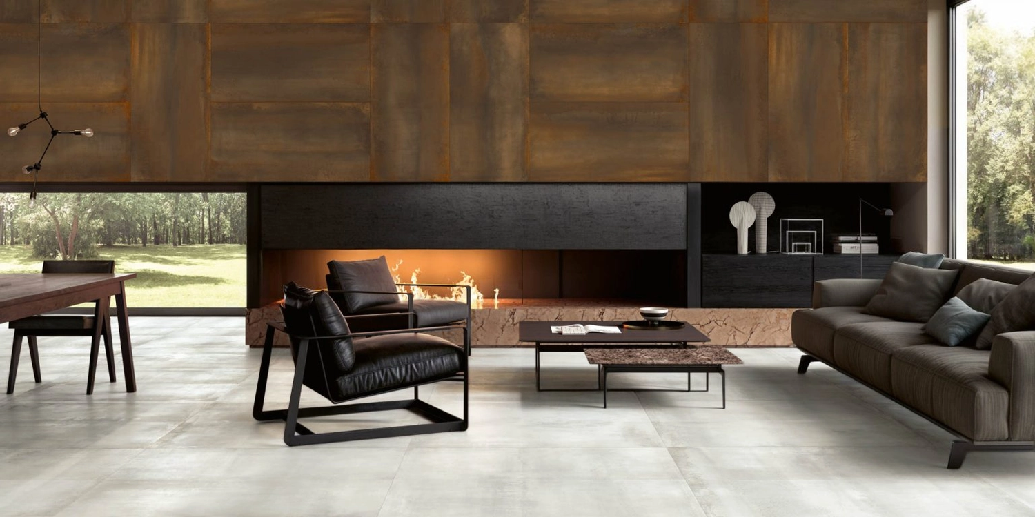 Percoco-Granit – Feinsteinzeug Fliesen – Das Bild zeigt einen modernen Wohnraum mit Feinsteinzeugfliesen der Kollektion ABK Interno 9.