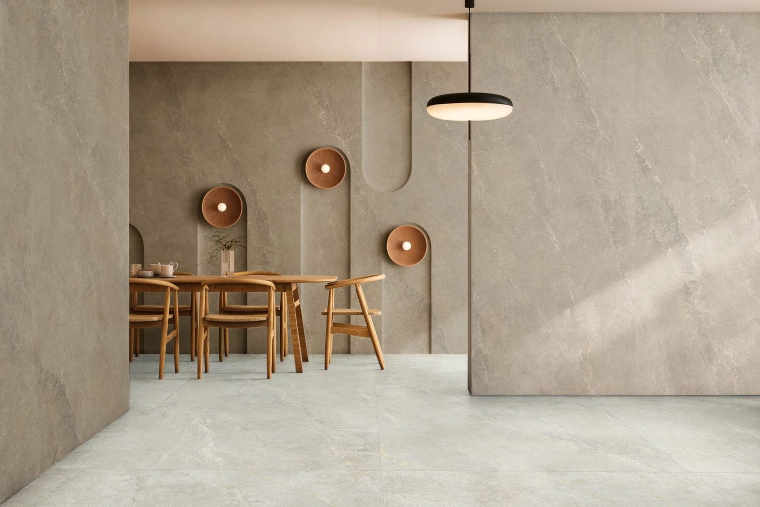 Dieses Bild zeigt Feinsteinzeugfliesen der Kollektion Wonder von EnergieKer in der Farbvariante Sleet.