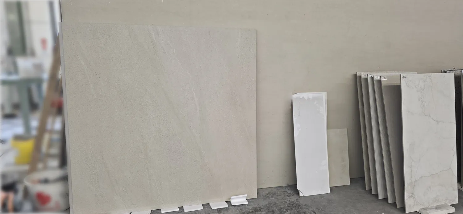 Percoco-Granit - Feinsteinzeug Fliesen - Ausstellung Fliesen