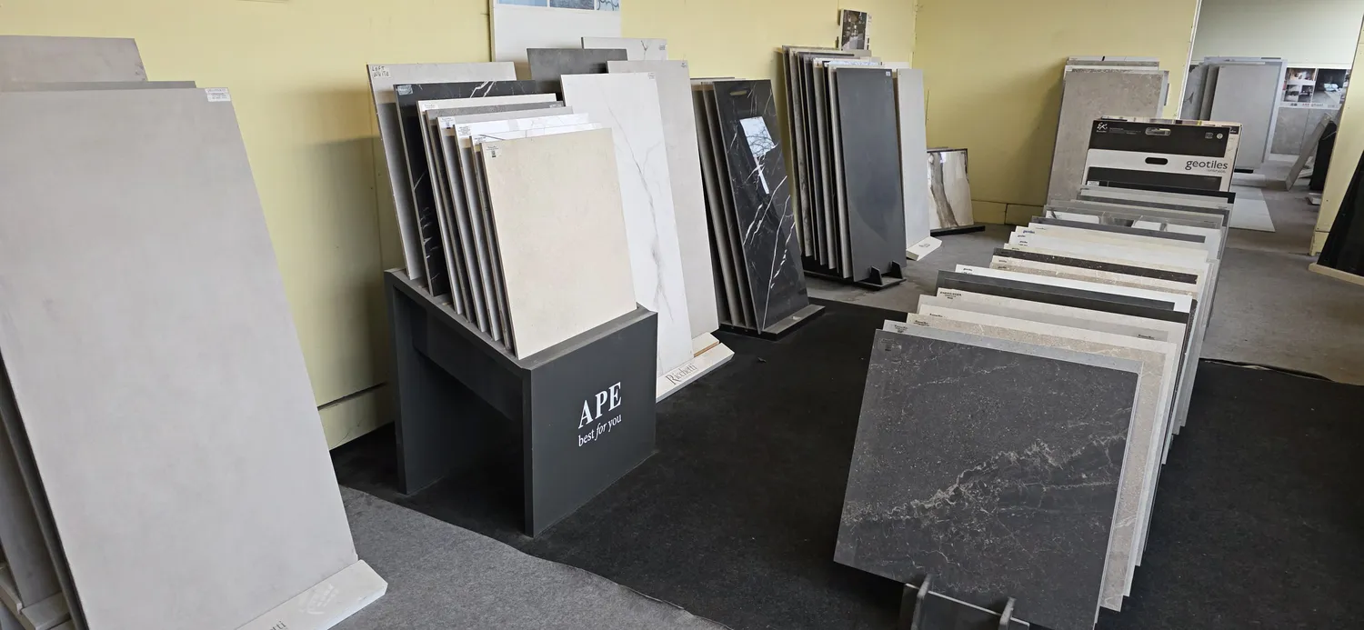 Percoco-Granit - Feinsteinzeug Fliesen - Ausstellung Fliesen