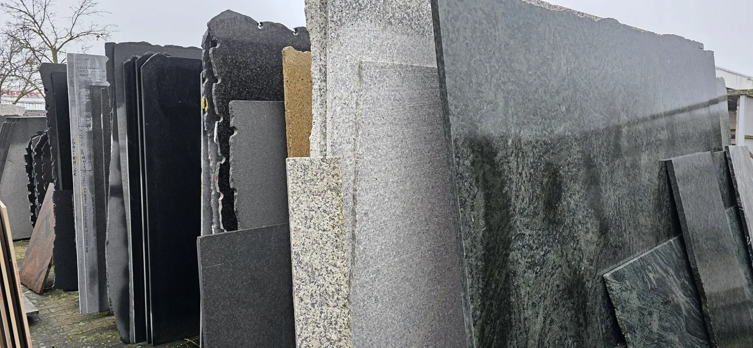 Percoco-Granit - Feinsteinzeug Fliesen - Ausstellung Granit