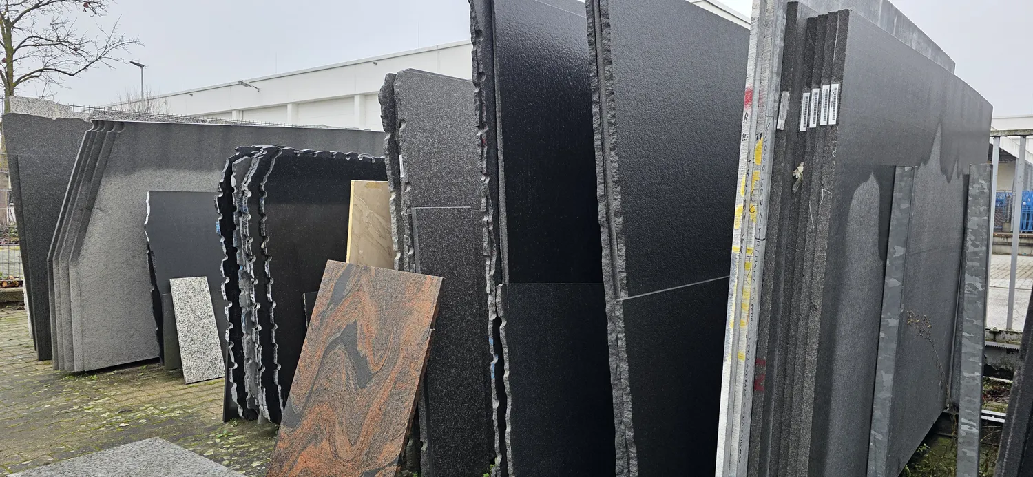 Percoco-Granit - Feinsteinzeug Fliesen - Ausstellung Granit